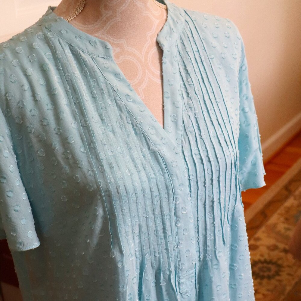 Soft Surroundings Women's Size L Aqua Rayon Short Sleeve Tunic Top w. Pin Tucks